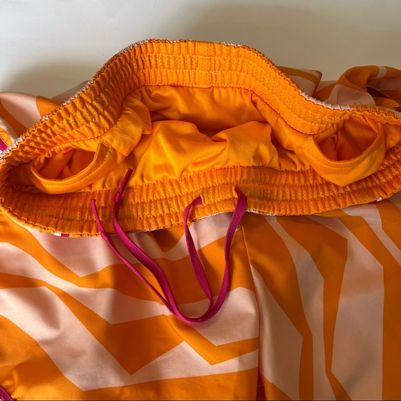 Nike women’s Dri- fit vented running shorts, small, orange - Picture 9 of 11